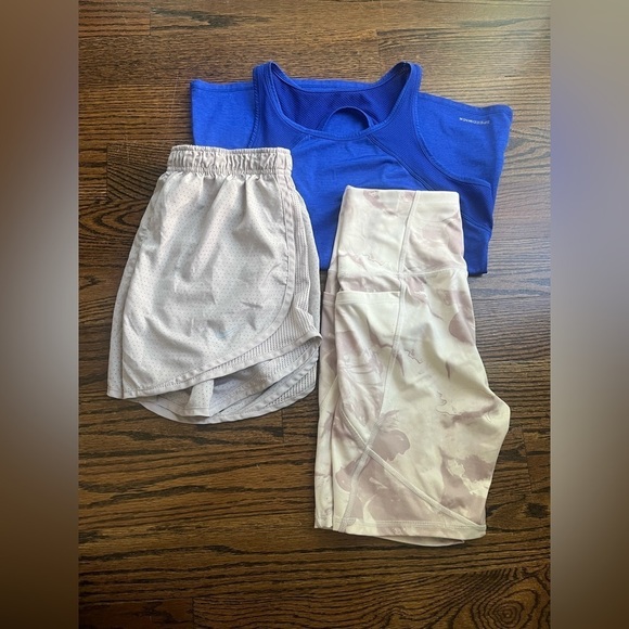 Nike Reebok All in motion lot of 3 women’s shorts and top Size S - Picture 1 of 12